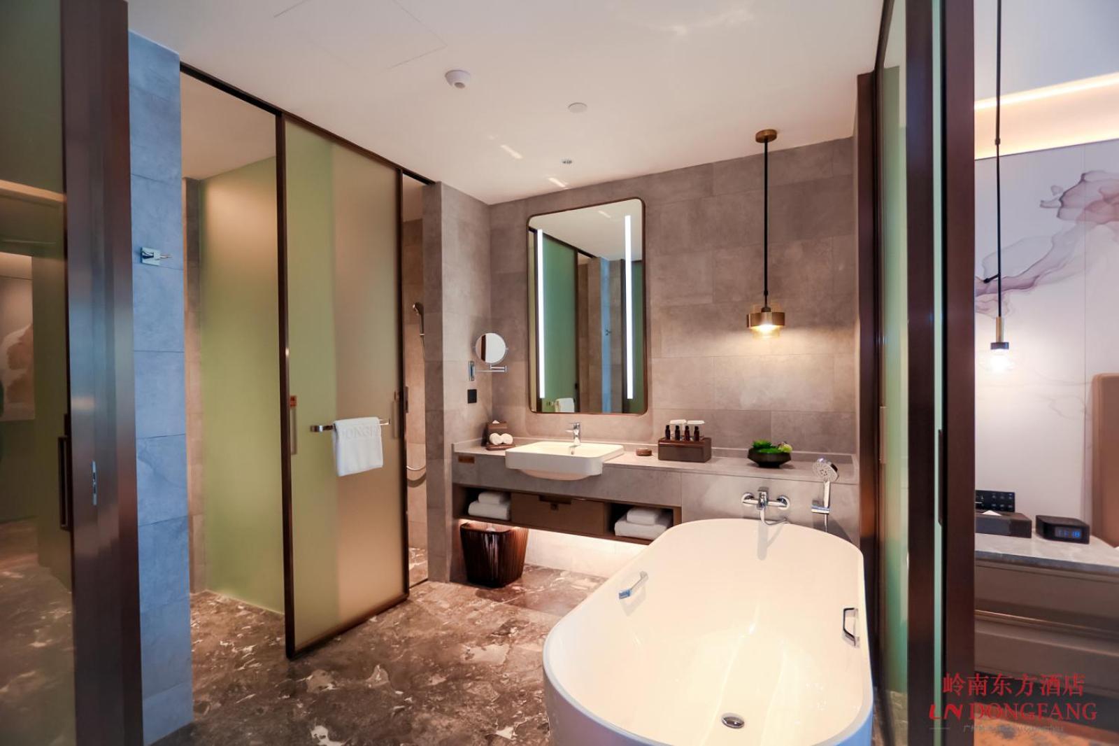 Guangzhou Pazhou Ln Dongfang Hotel Bagian luar foto
